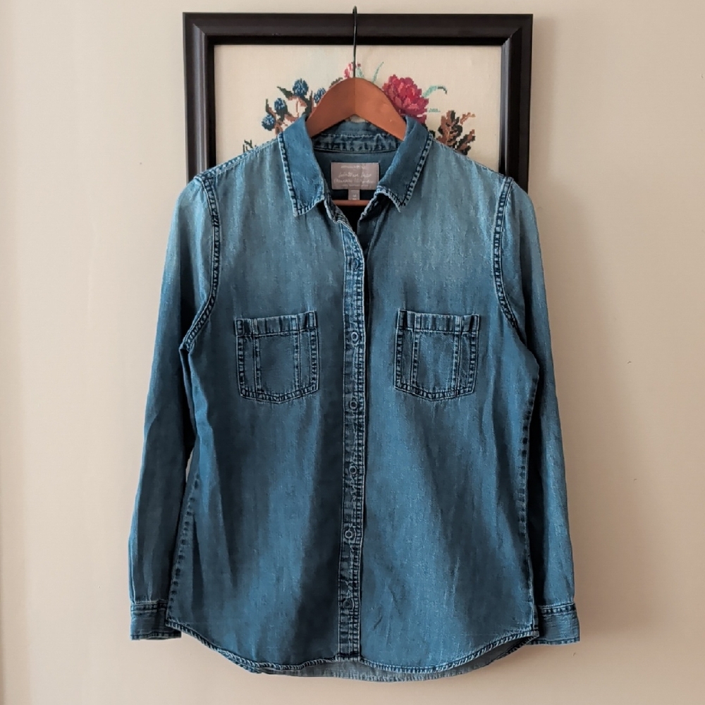 Banana Repiblic Blue Soft Wash Denim Button-Up Shirt